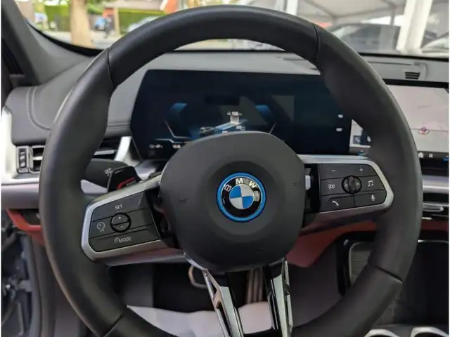 BMW Ix1 view 12