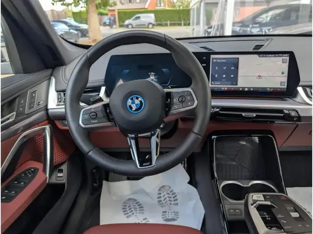 BMW Ix1 view 7