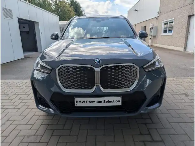 BMW Ix1 view 2