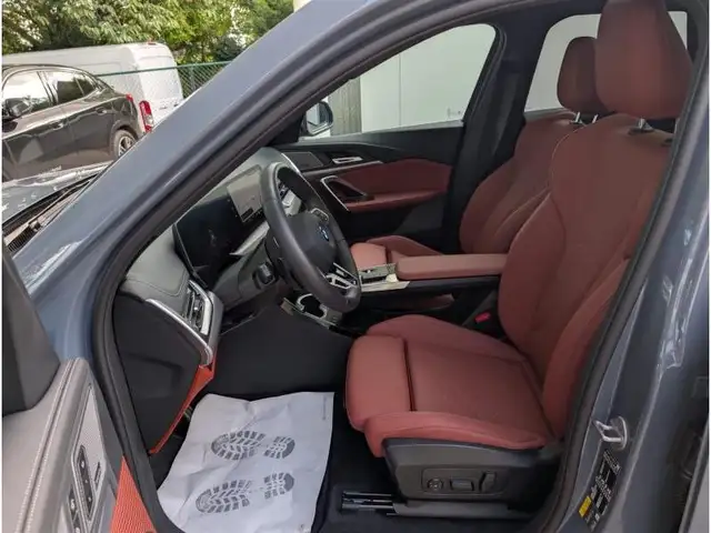 BMW Ix1 view 9