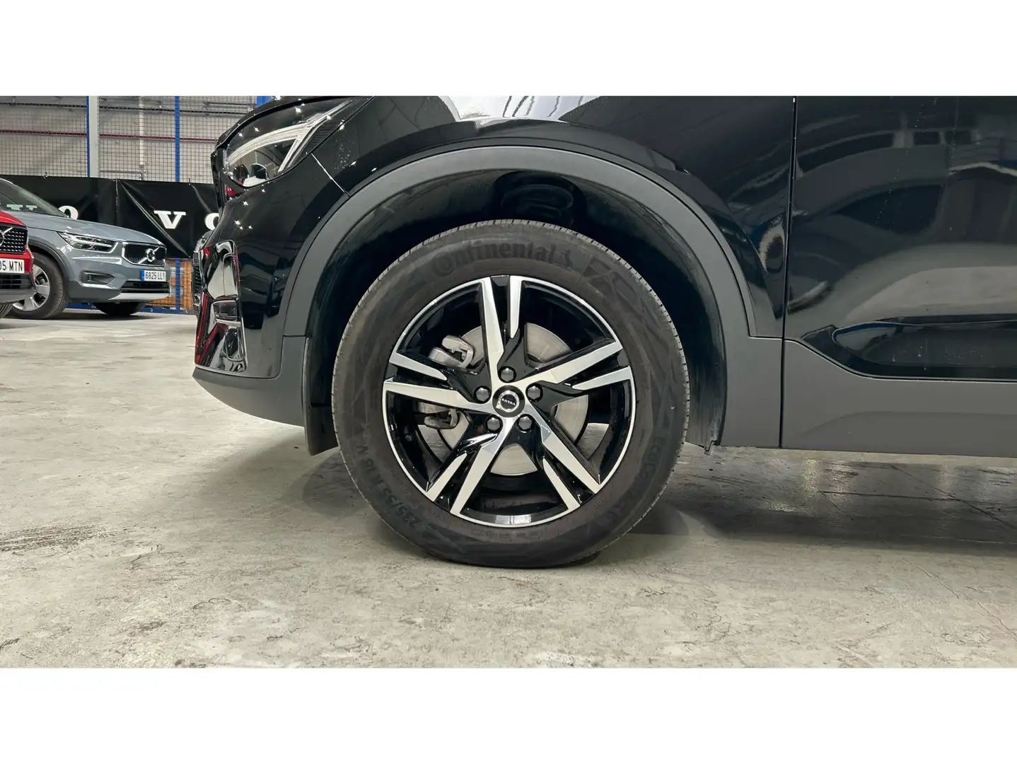 Volvo XC40 B3 Plus Aut. Negro - 2
