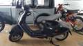 Vespa 946 Nero - thumbnail 3