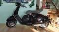 Vespa 946 Nero - thumbnail 1