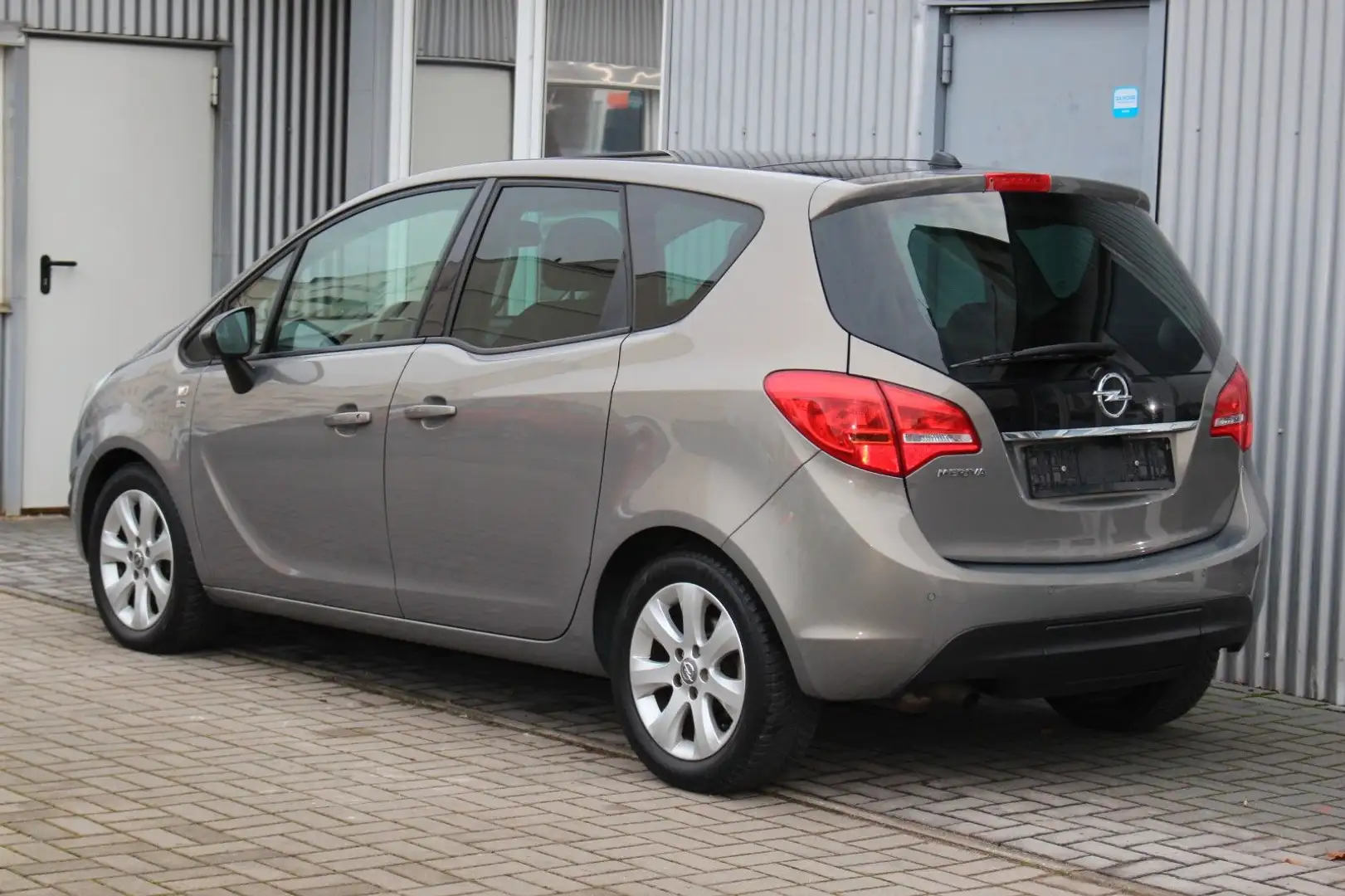 Opel Meriva B 150 Jahre Opel Automatik+Navi+Kamera Grau - 2