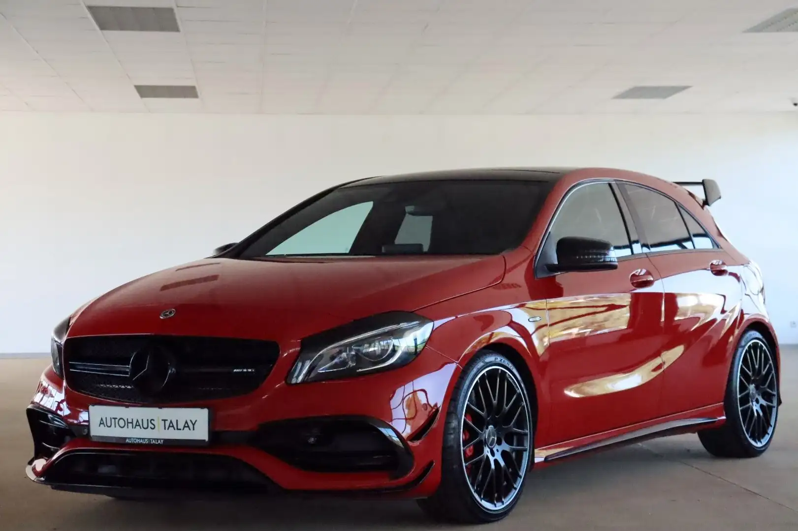 Mercedes-Benz A 45 AMG 4Matic Aero/Ambin./Pano/KAM/H&K/Night Червоний - 1
