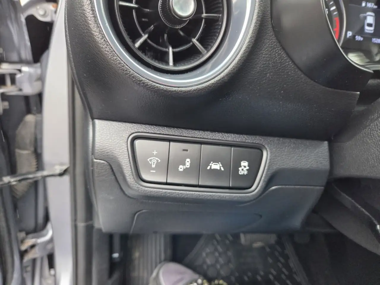 Kia Forte снимка Kia Forte