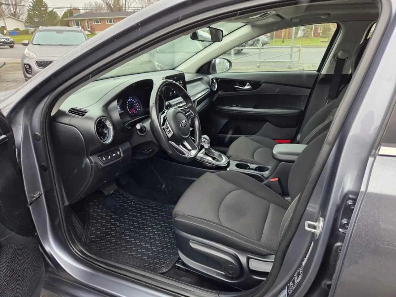 Kia Forte снимка Kia Forte