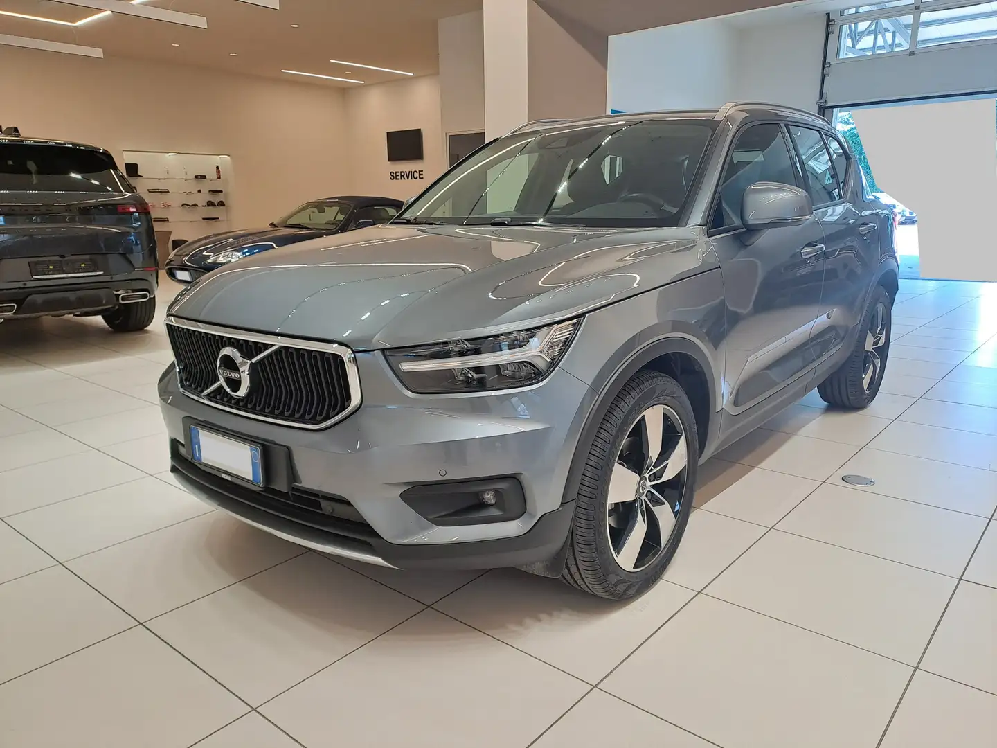 Volvo XC40 XC40 2.0 d3 Momentum geartronic Gris - 1