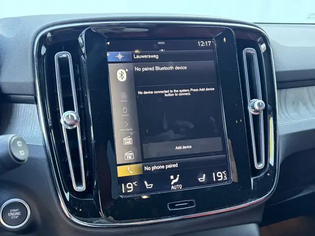 Volvo XC40 view 5