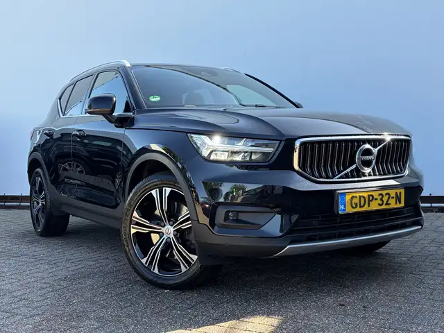 Volvo XC40 view 10