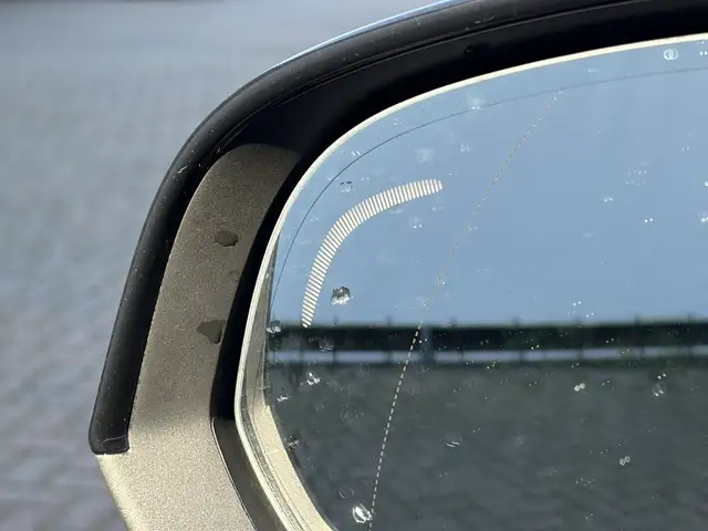 Volvo XC40 view 15