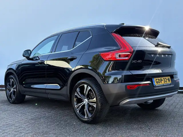 Volvo XC40 view 12