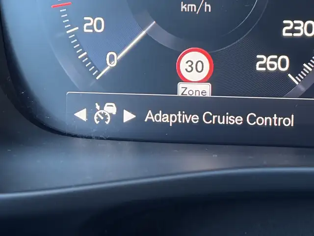 Volvo XC40 view 7