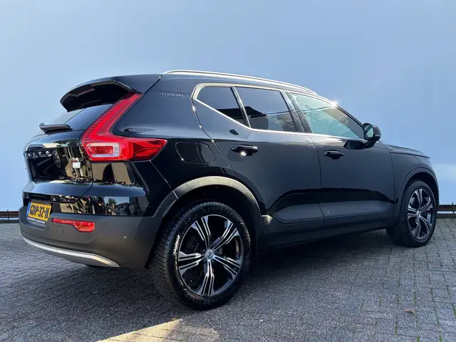 Volvo XC40 view 11