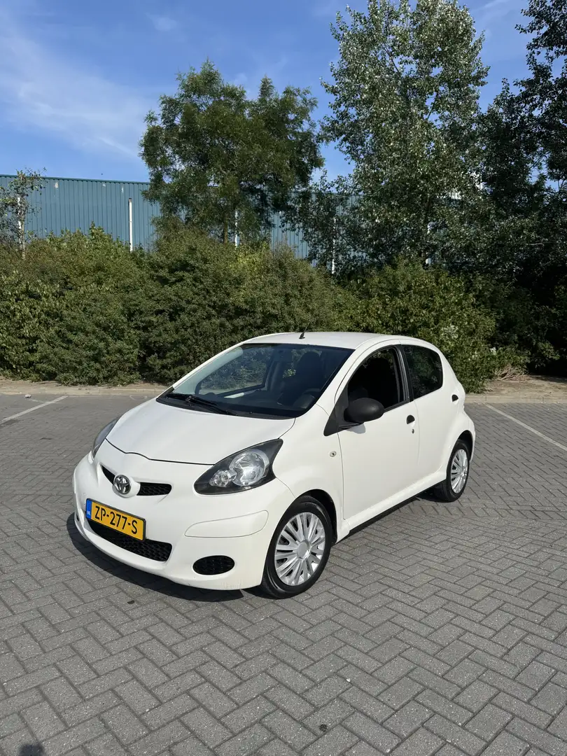 Toyota Aygo Toyota Aygo 1.0 |5DRS|CARPLAY|NIEUWE APK Wit - 1
