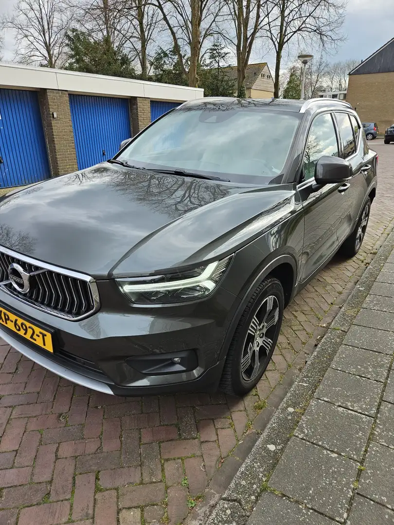 Volvo XC40 1.5 T3 Inscription Grau - 2