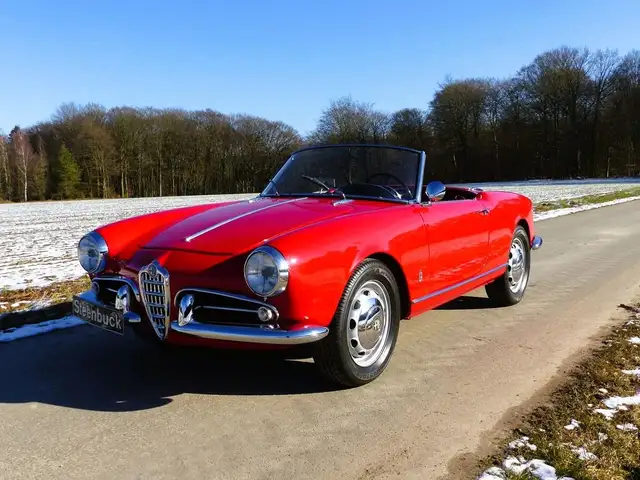 Alfa Romeo Giulietta 1300 Spider - Herrliche Optik