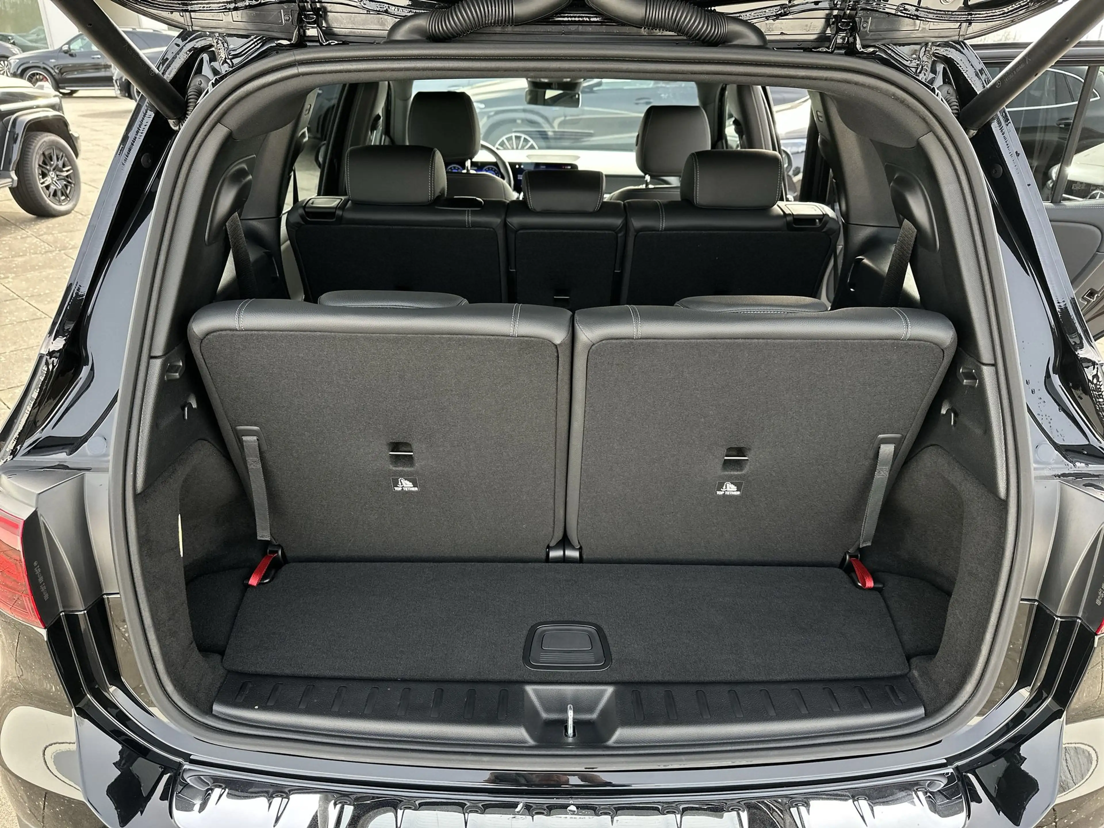 Mercedes-Benz EQB 300 4Matic 7 PLAATS Distronic  Sfeer Nightpack — photo 10
