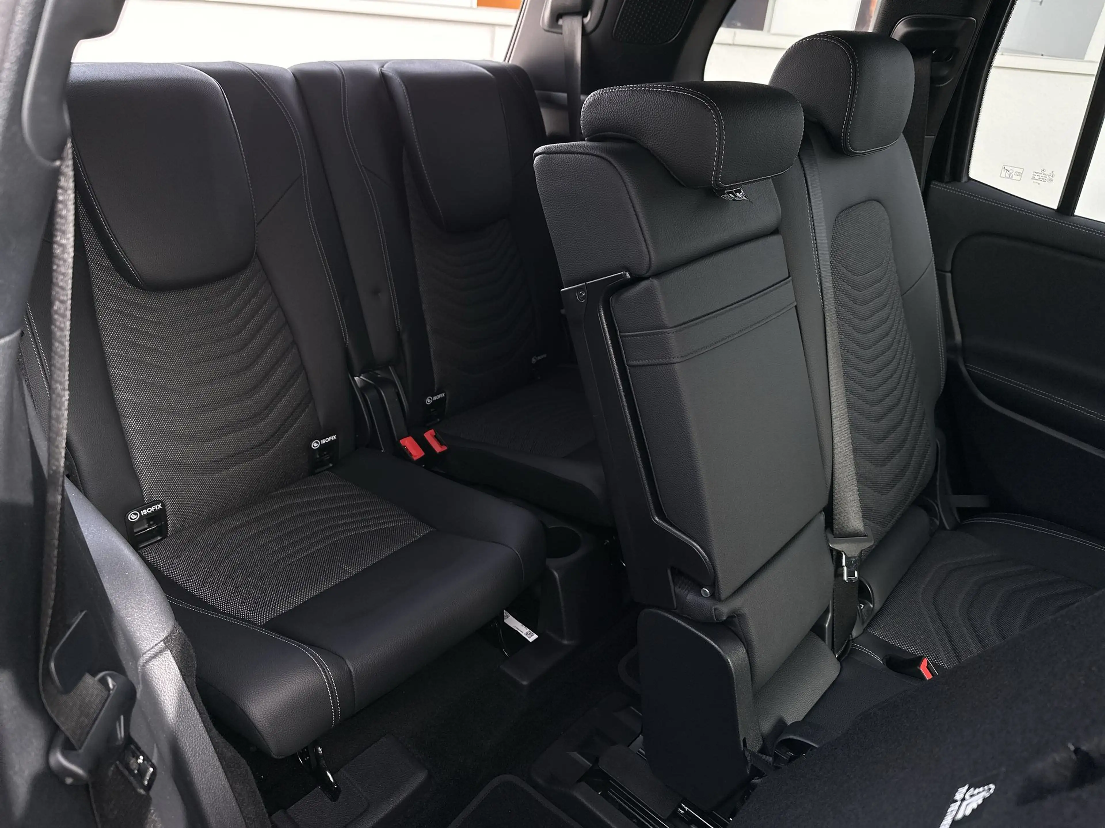 Mercedes-Benz EQB 300 4Matic 7 PLAATS Distronic  Sfeer Nightpack — photo 9