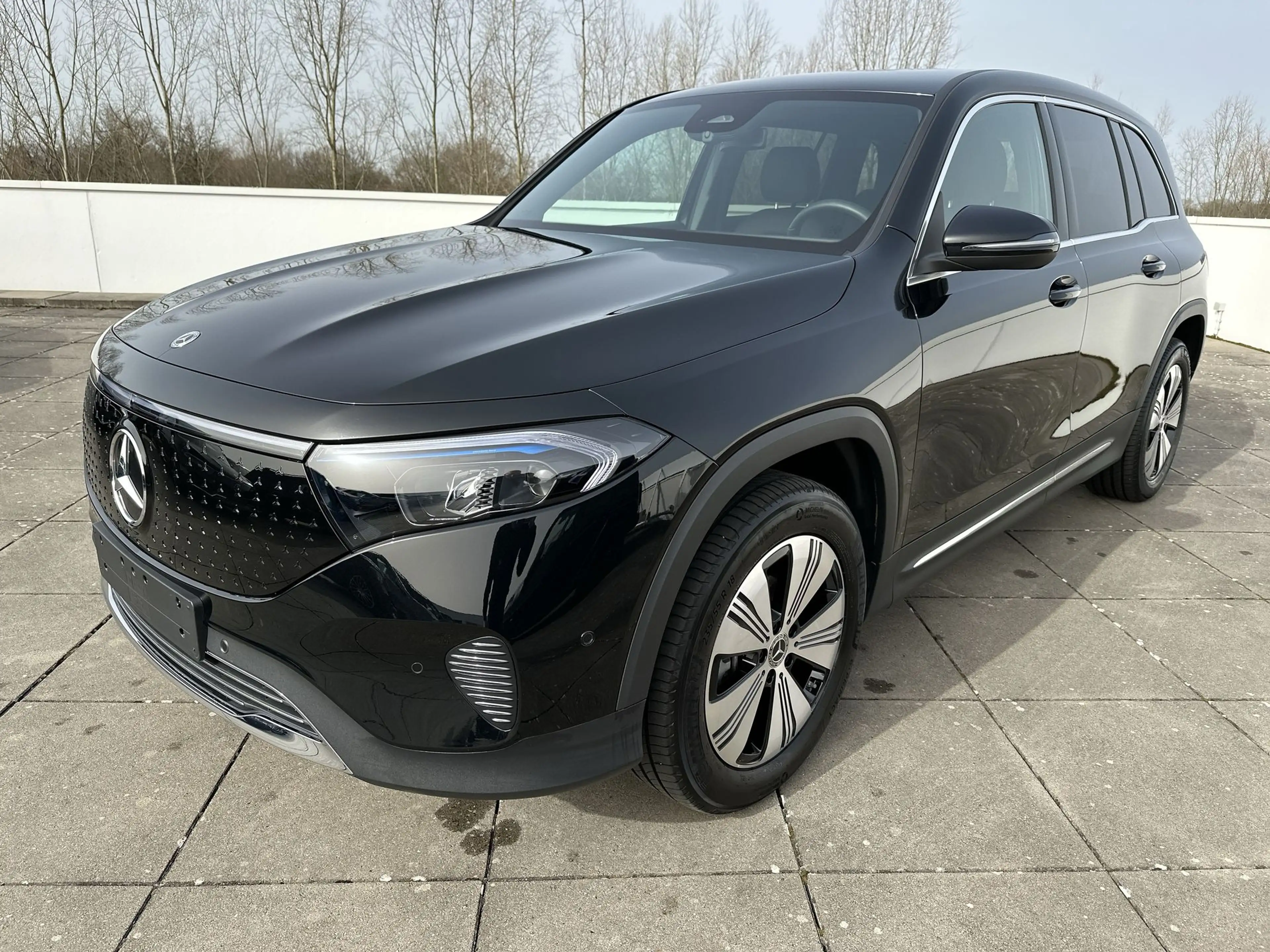 Mercedes-Benz EQB 300 4Matic 7 PLAATS Distronic  Sfeer Nightpack — photo 2