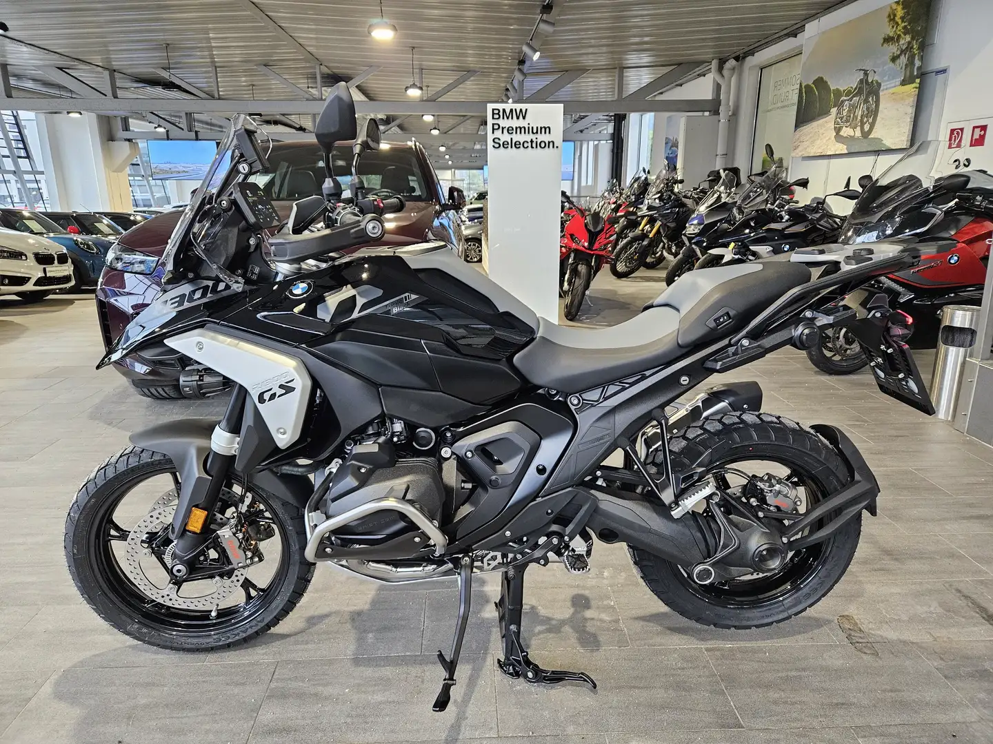 BMW R 1300 GS *Adaptive Fahrzeughöhenregelung* Schwarz - 2