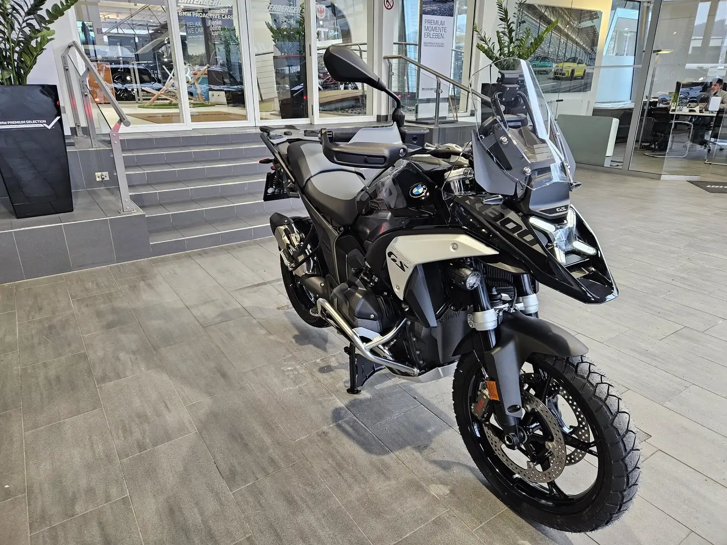 BMW R 1300 GS *Adaptive Fahrzeughöhenregelung* Schwarz - 1