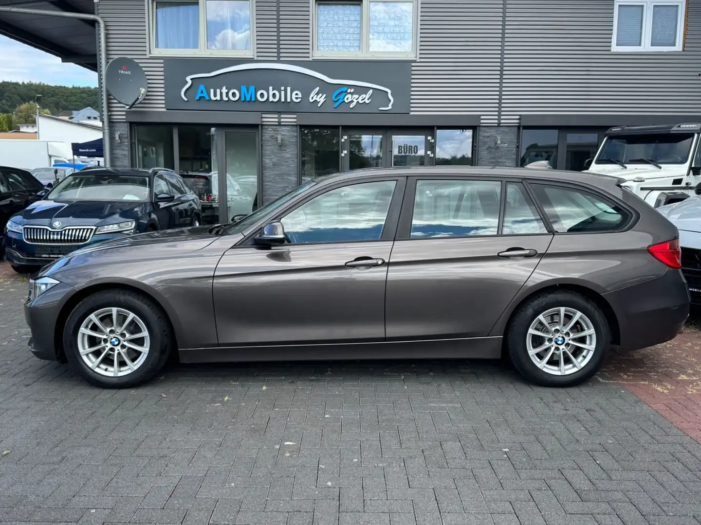 BMW 320 Baureihe 3 Touring 320 i *2. Hand *Navi Grau - 2