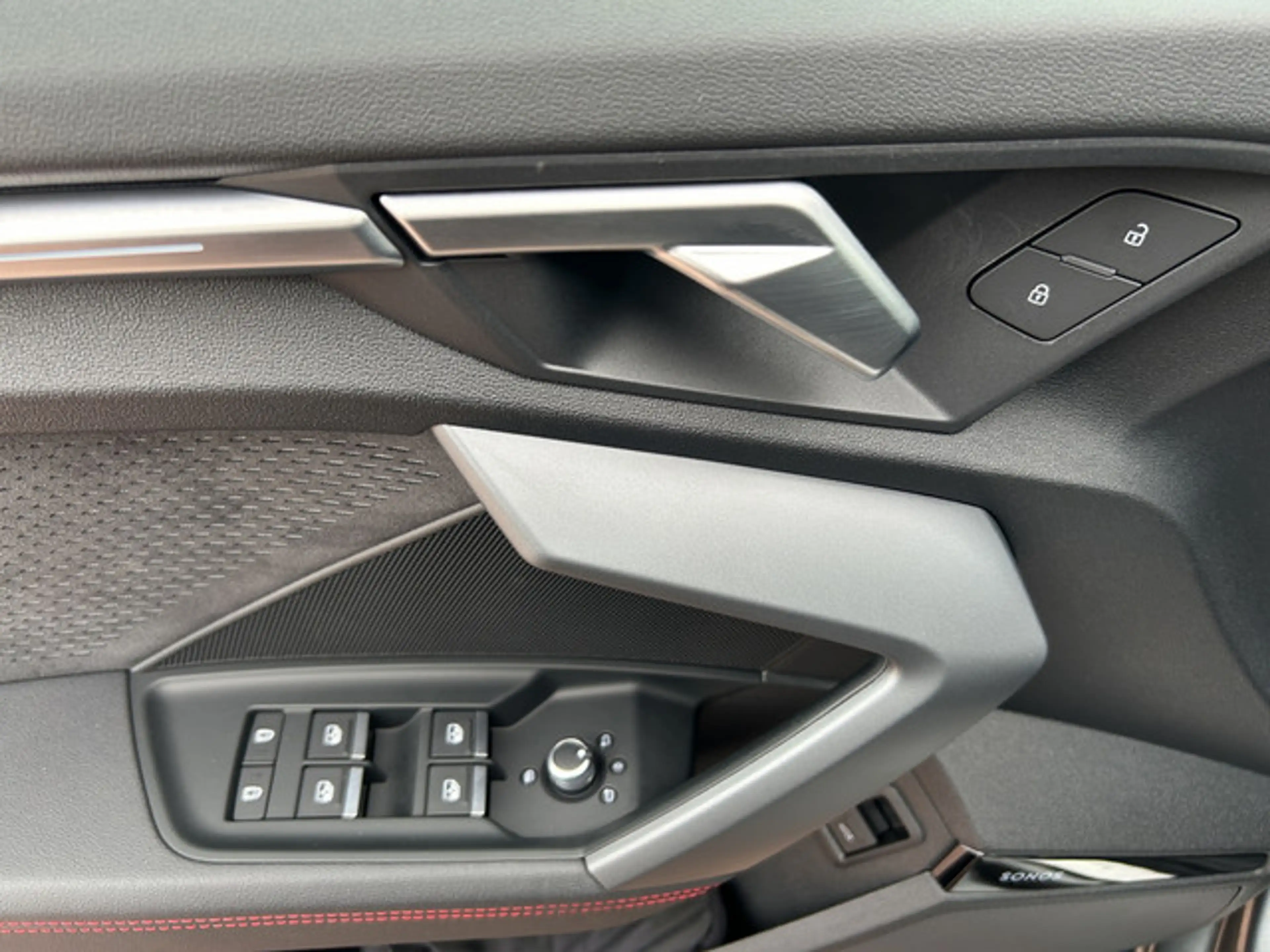 Audi S3 Sportback 2.0 TFSI quattro FACEL. SONOS — photo 15