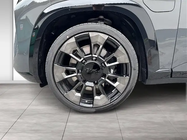 BMW XM 50e 23 ZOLL | AHK | Iconic Glow | Driving Assistan Ansicht 6