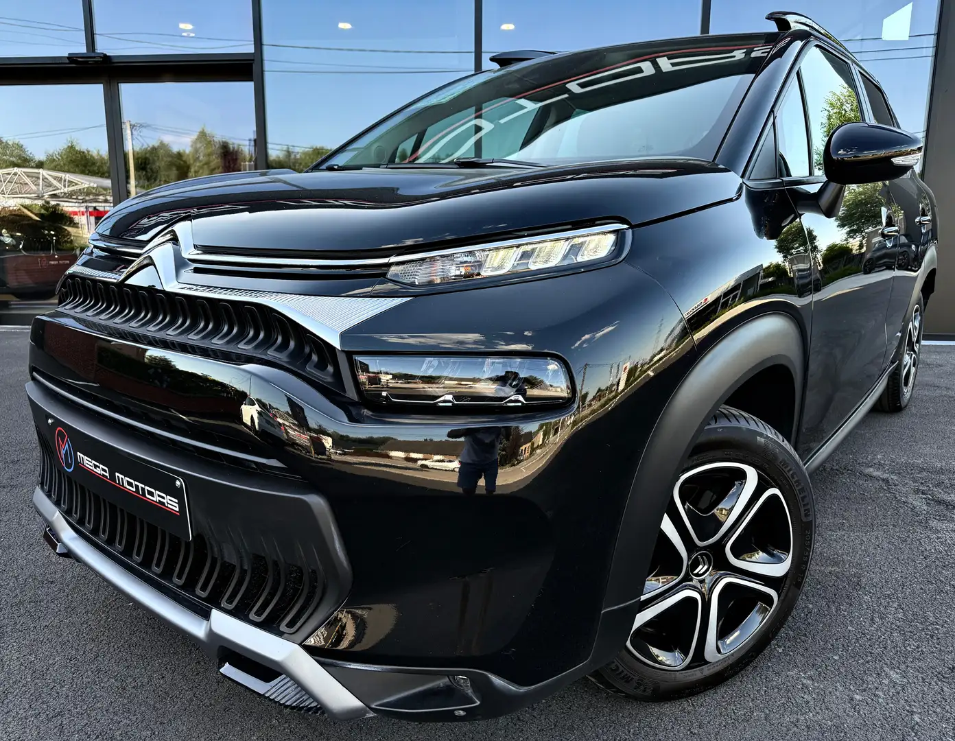Citroen C3 Aircross 1.2i Turbo 110CV "48.000KM" CARPLAY NAVi FULL LED Noir - 1