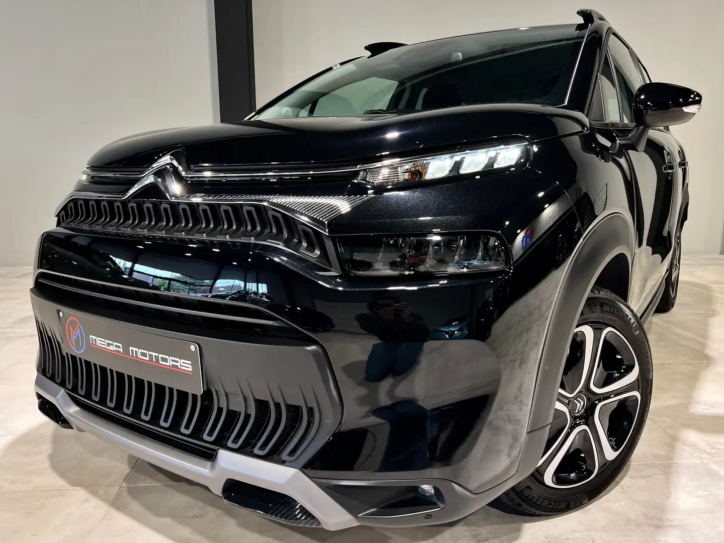 Citroen C3 Aircross 1.2i Turbo 110CV "48.000KM" CARPLAY NAVi FULL LED Zwart - 1