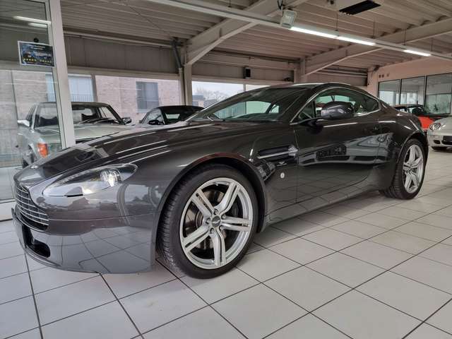 Imagine Aston Martin V8 4.7l/Quantum Silber/BRD/Erstlack/2.Hd