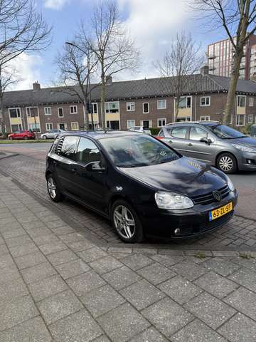 Volkswagen Golf Standard Model