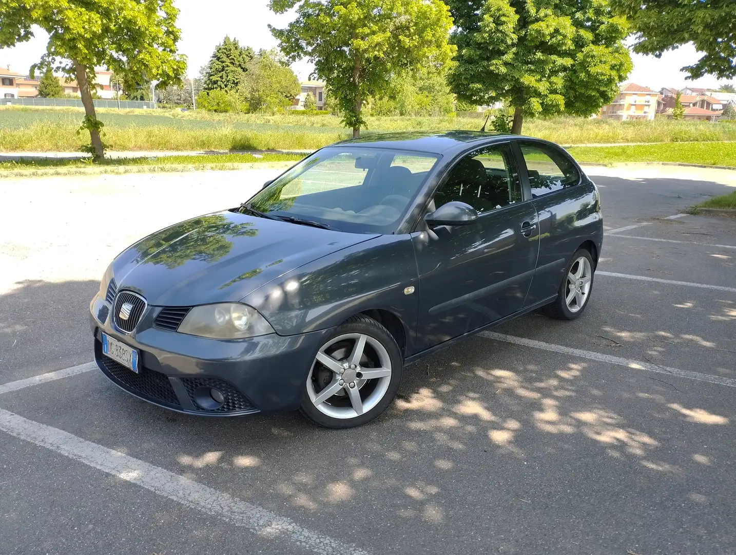 SEAT Ibiza 1.4 TDI 80 CV 59 kW stylance Grigio - 1