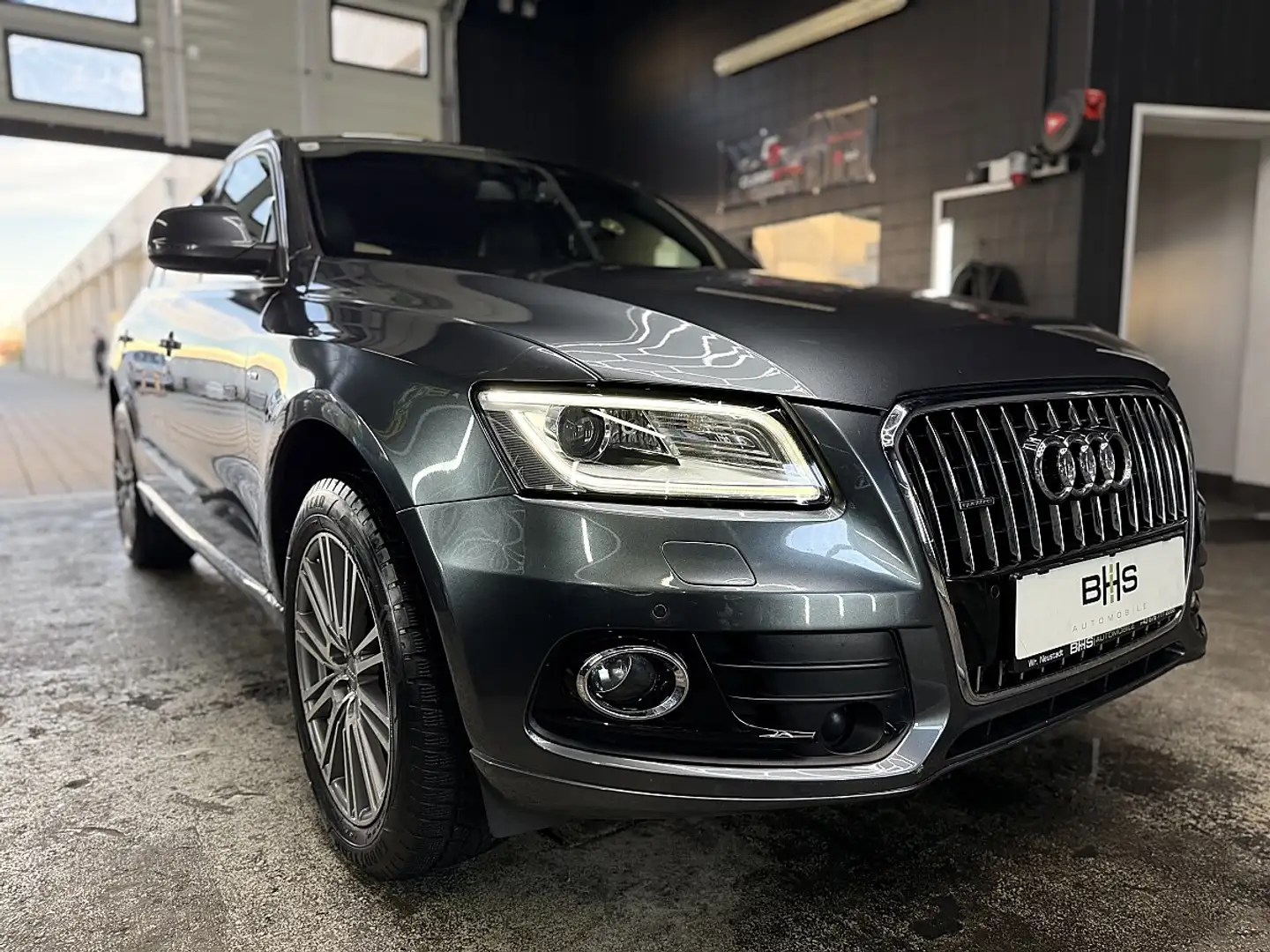 Audi Q5 2,0 TDI quattro DPF S-tronic Grau - 2