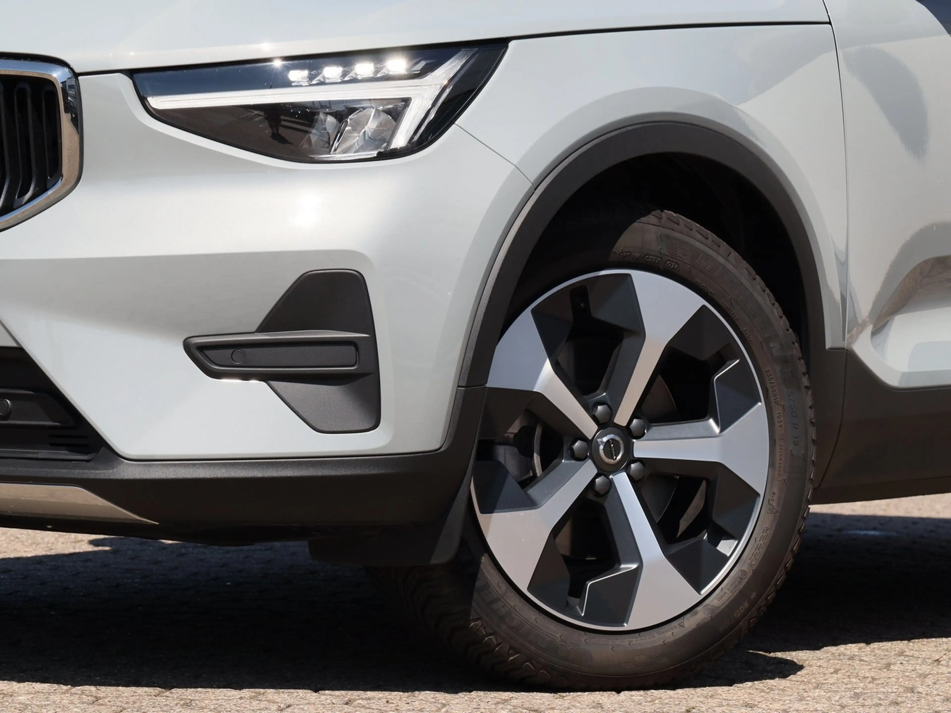 Volvo XC40 B3 Core — photo 5