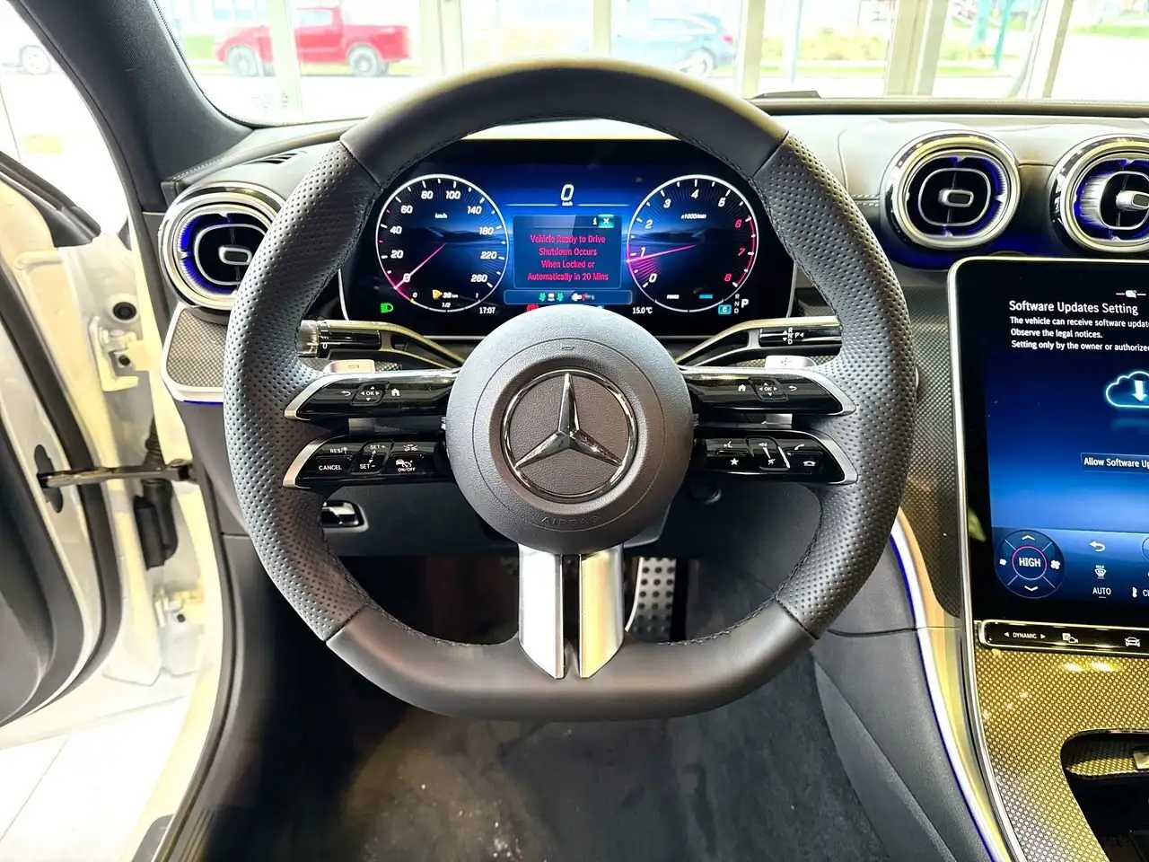 Mercedes-Benz C-Class снимка Mercedes-Benz C-Class