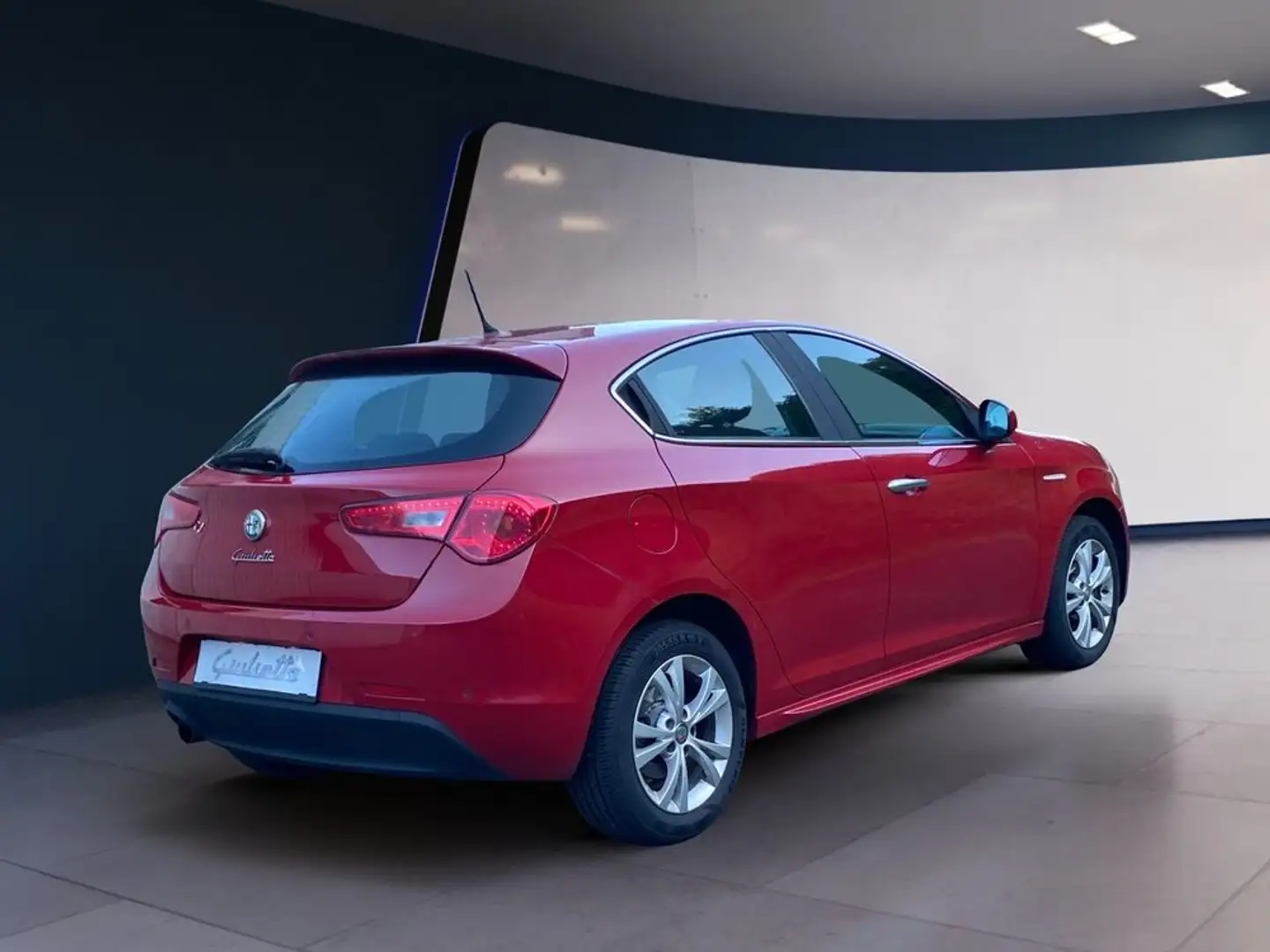 Alfa Romeo Giulietta Distinctive Rot - 2