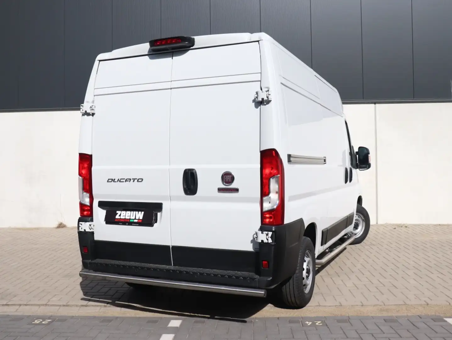 Fiat Ducato 3.0t 120 PK L2H2 | 3-Zits | Carplay | Clima | Came Wit - 2
