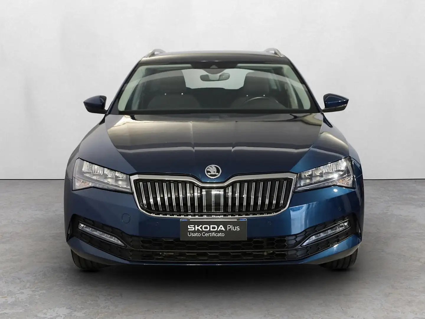 Skoda Superb wagon 2.0 tdi evo executive 150cv dsg Blau - 2