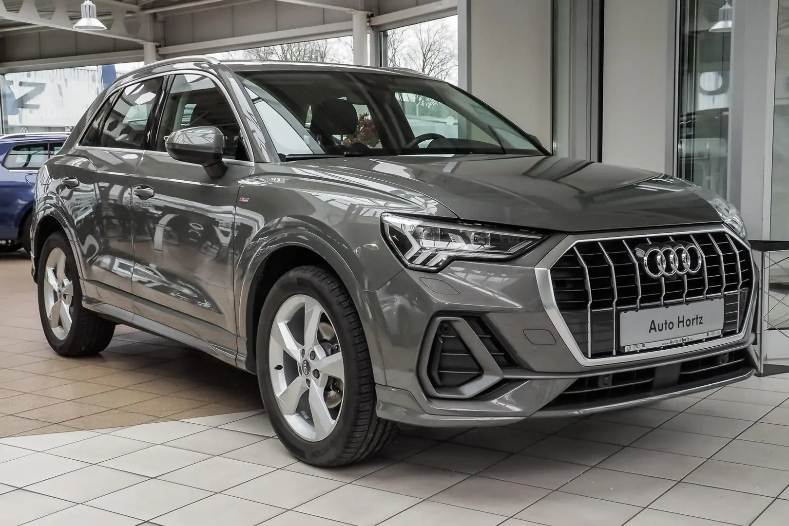 Audi Q3 35 1,5 TFSI S line ,AHK, Tempomat, 19 Zoll Alu, Grau - 2