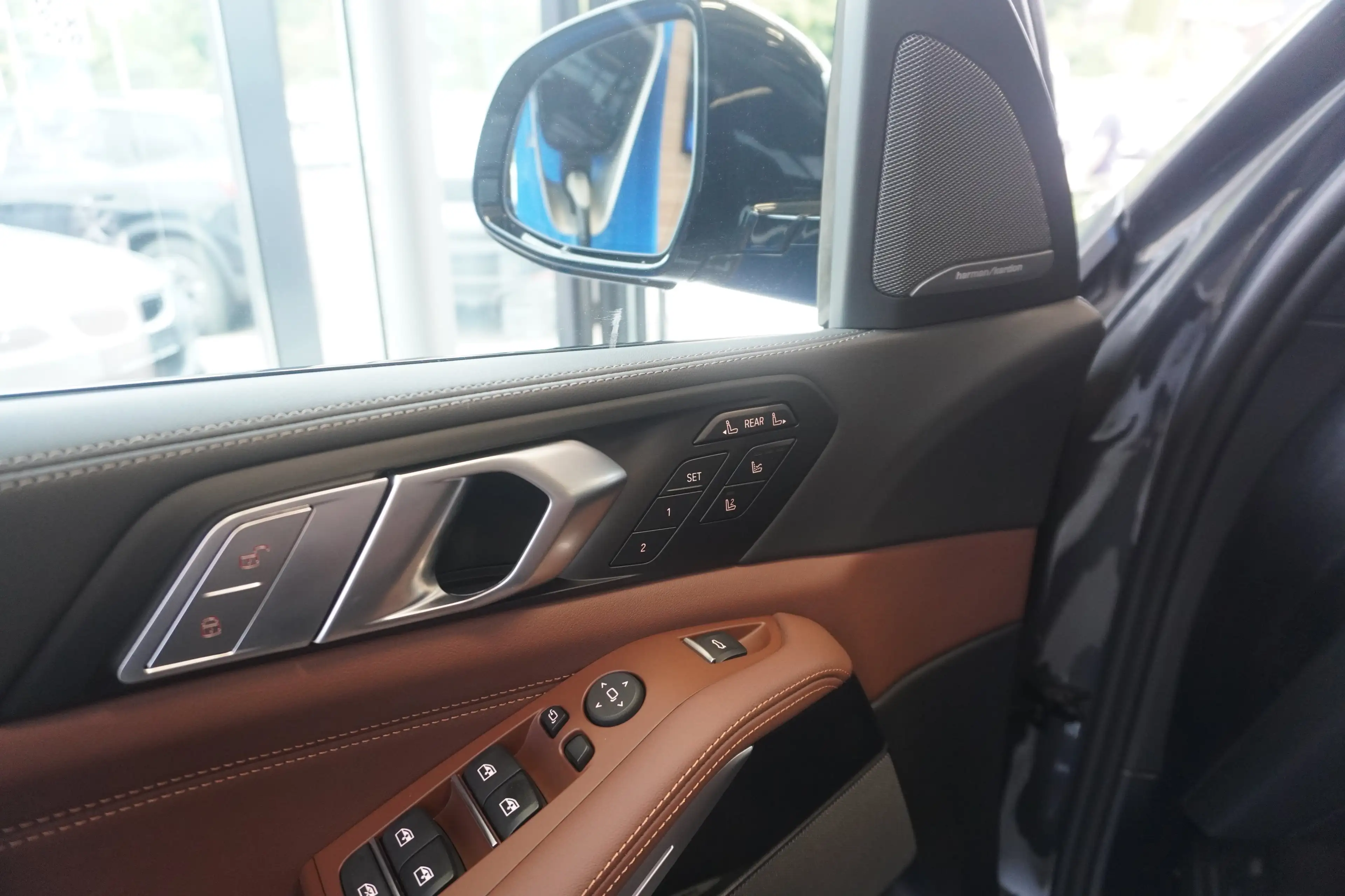 BMW X7 xDrive40d M Sport PRO AHK Standhz Aktivlenkung Mas — photo 9