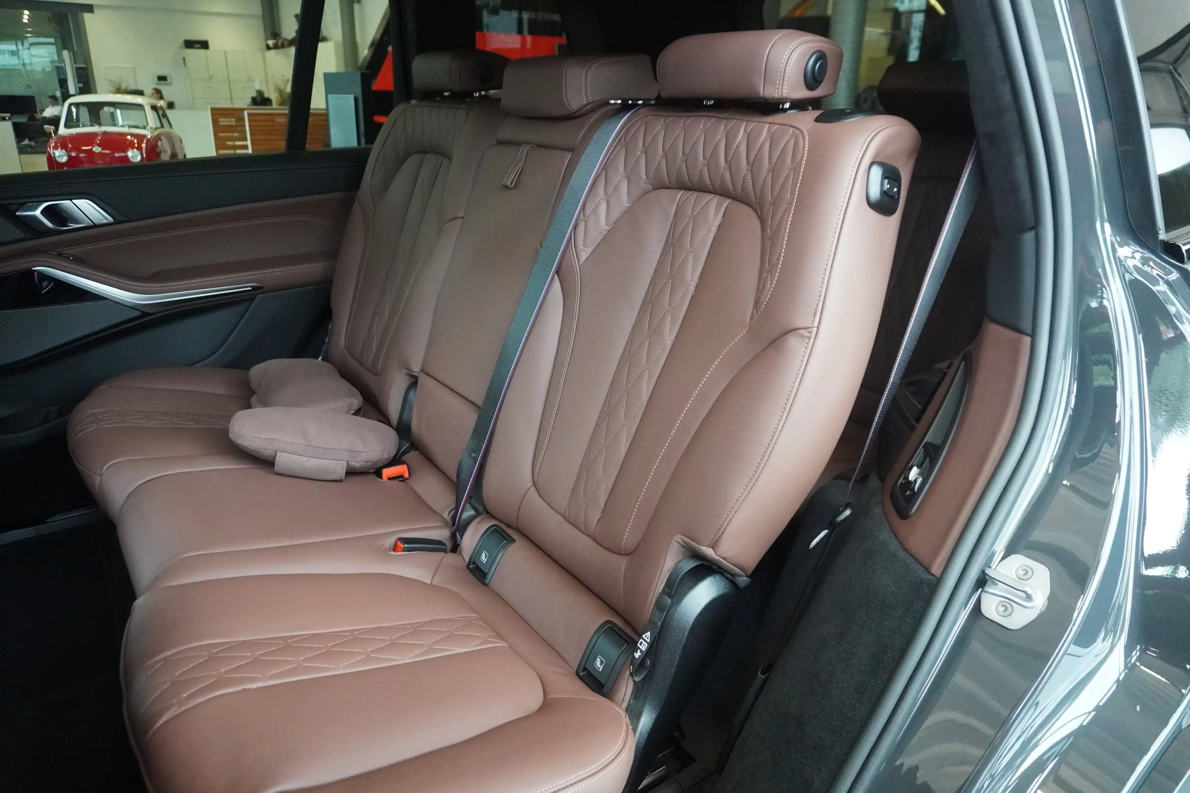 BMW X7 xDrive40d M Sport PRO AHK Standhz Aktivlenkung Mas — photo 13