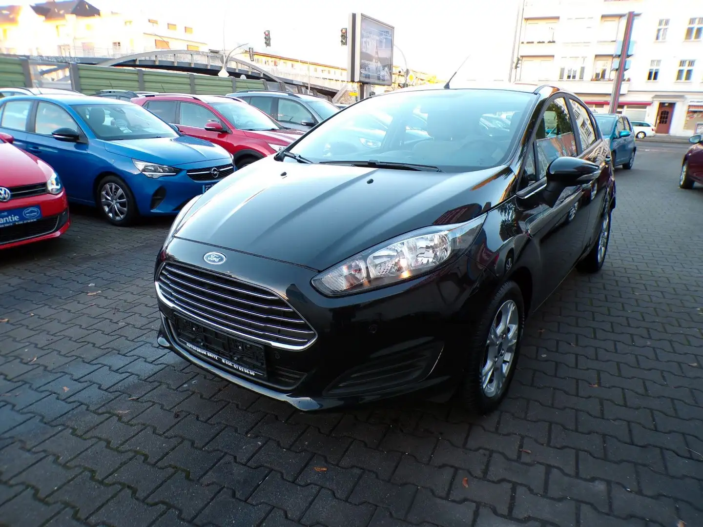 Ford Fiesta 1,25 60kW Schwarz - 1