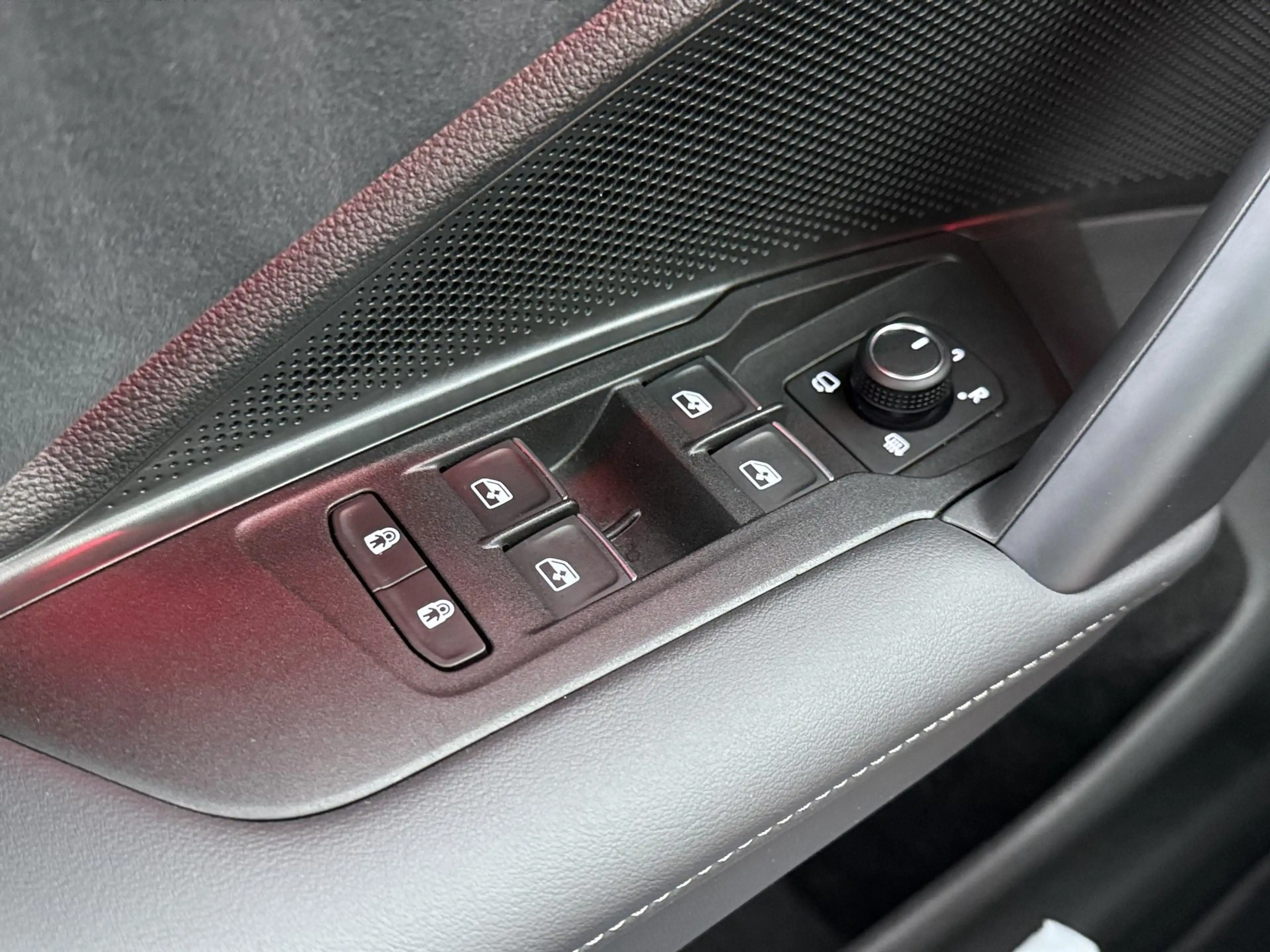 Volkswagen Tayron 1.5 eHybrid R-Line Edition | SoH 99% | 204 PK | Tr — photo 13