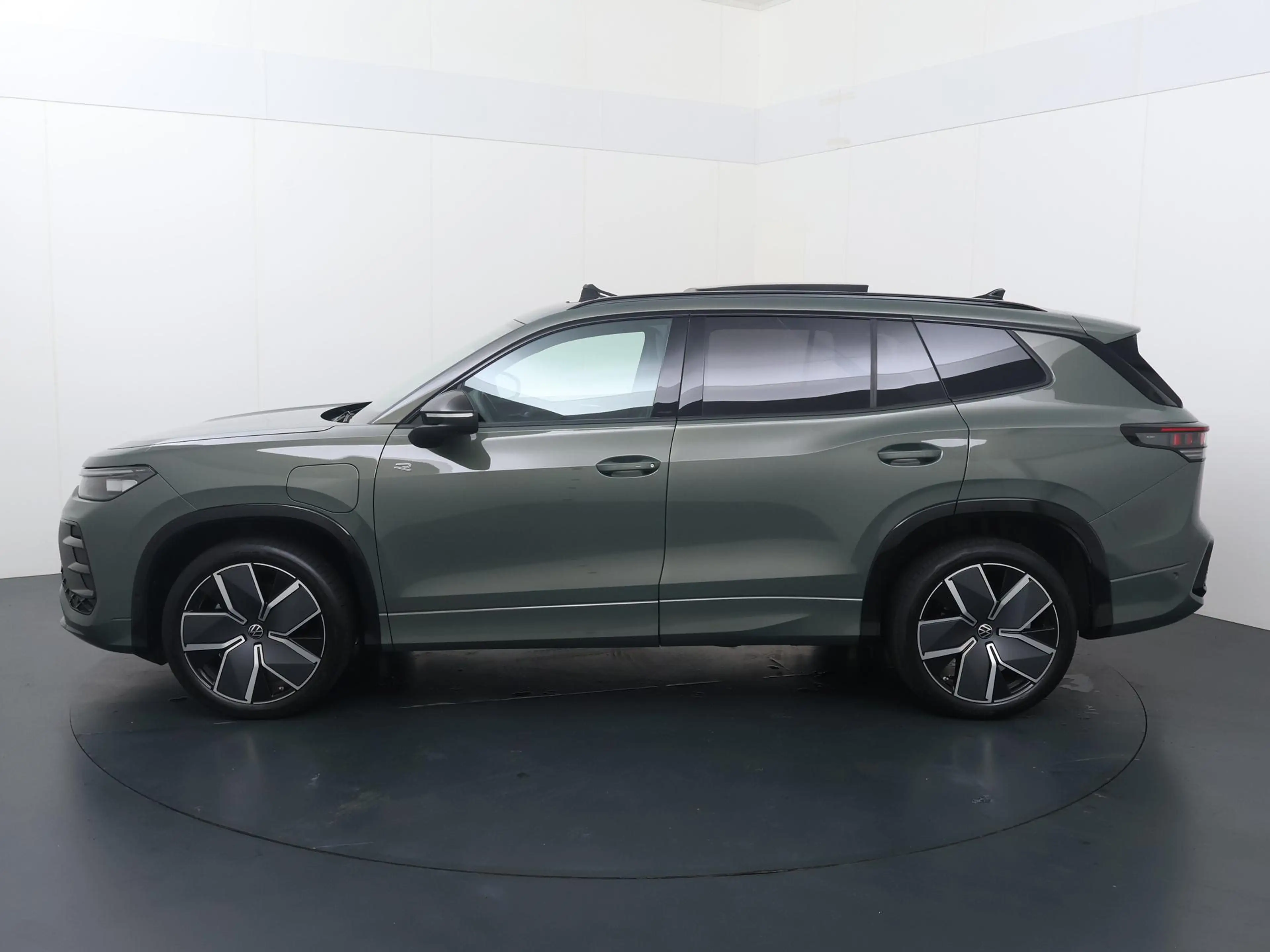 Volkswagen Tayron 1.5 eHybrid R-Line Edition | SoH 99% | 204 PK | Tr — photo 2