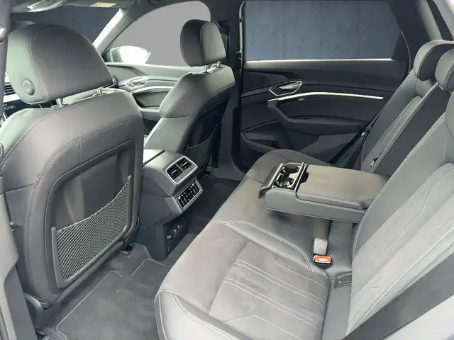 Audi Q8 E-Tron view 12