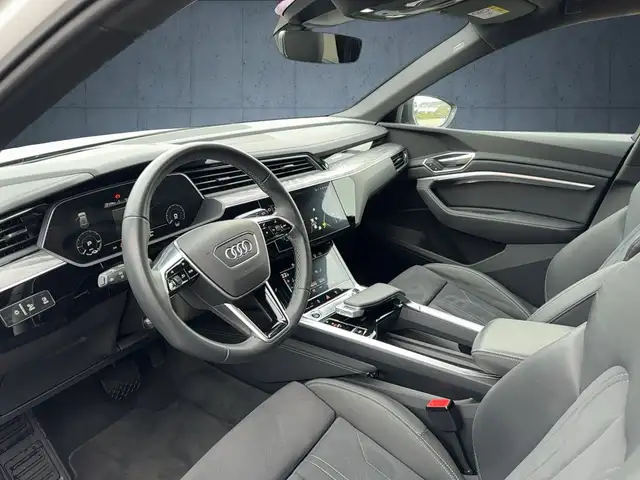 Audi Q8 E-Tron view 9