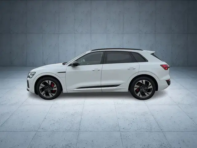 Audi Q8 E-Tron view 2