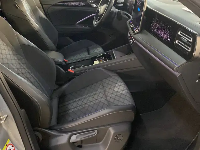 Volkswagen Tiguan view 15